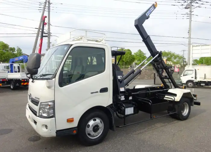 日野 デュトロ 小型 アームロール ツインホイスト TKG-XZU712Mの中古トラック画像1