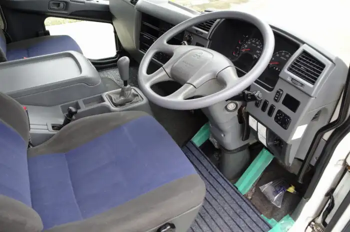 三菱 ファイター 中型/増トン 平ボディ ベッド QKG-FK62FZの中古トラック画像10