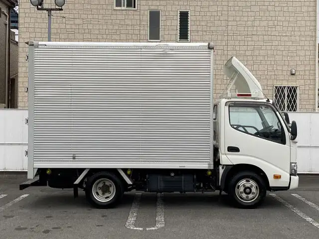 トヨタ トヨエース 小型 アルミバン サイドドア TPG-XZC605の中古トラック画像3