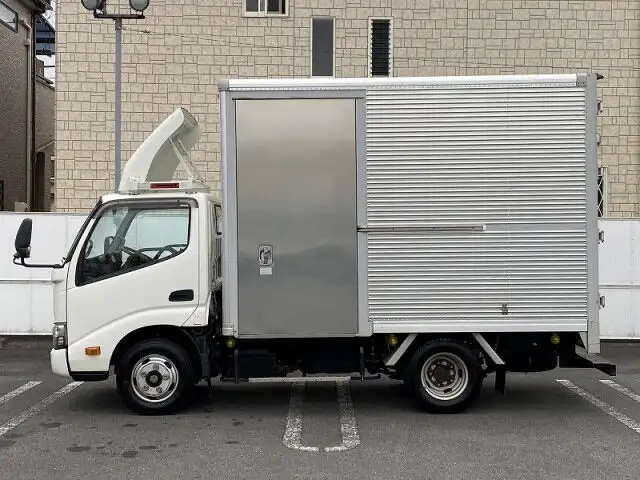 トヨタ トヨエース 小型 アルミバン サイドドア TPG-XZC605の中古トラック画像6