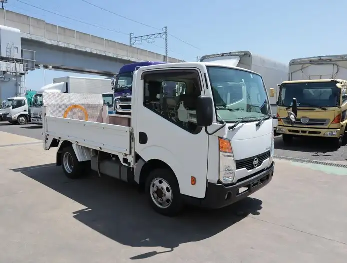 日産 アトラス 小型 平ボディ パワーゲート 床鉄板の中古トラック画像2