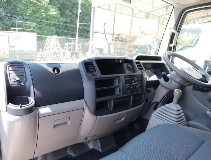 日産 アトラス 小型 平ボディ パワーゲート 床鉄板の中古トラック画像10