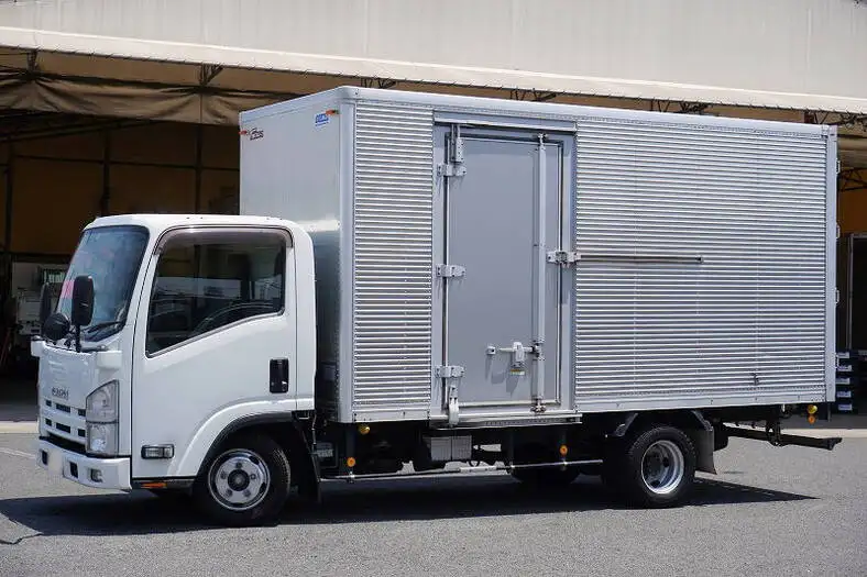 いすゞ エルフ 小型 アルミバン サイドドア TKG-NLR85AN の中古トラック【車両No.149204】