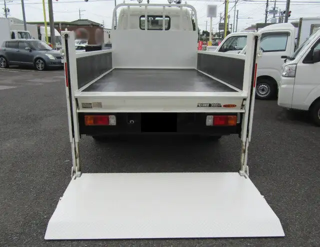 日野 デュトロ 小型 平ボディ パワーゲート TKG-XZU640Mの中古トラック画像4
