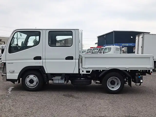三菱 キャンター 小型 平ボディ Wキャブ 2RG-FBA20の中古トラック画像7