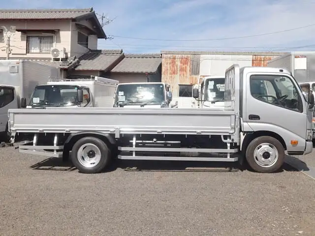 日野 デュトロ 小型 平ボディ TKG-XZU655M H31/R1の中古トラック画像3