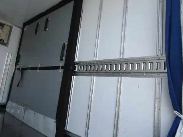 いすゞ エルフ 小型 冷凍冷蔵 低温 床ステンの中古トラック画像9