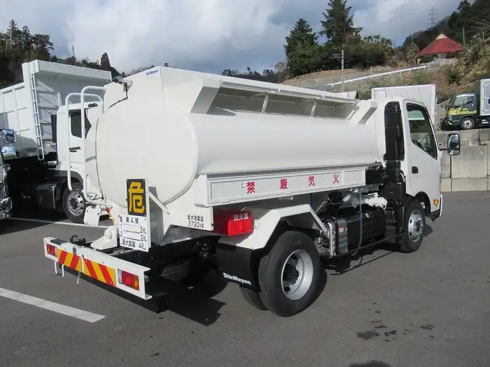 日野 デュトロ 小型 タンク車 ローリー 2KG-XZU700Mの中古トラック画像2