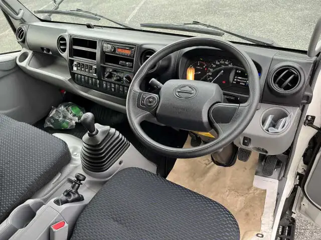 日野 デュトロ 小型 ウイング 2RG-XZU712M R4の中古トラック画像11