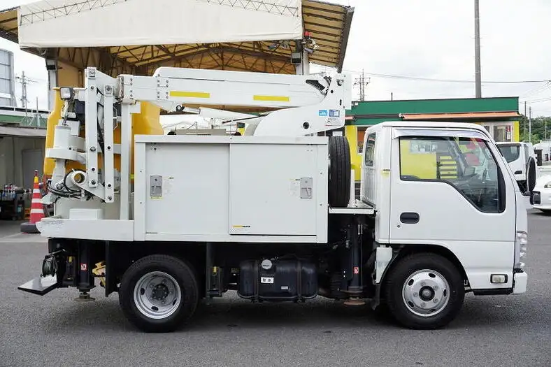 いすゞ エルフ 小型 高所・建柱車 高所作業車 電工仕様の中古トラック画像2