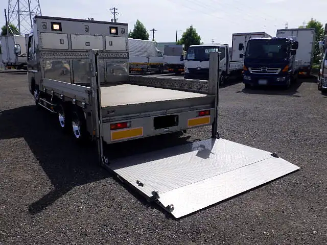 三菱 キャンター 小型 平ボディ 10尺 の中古トラック【車両No