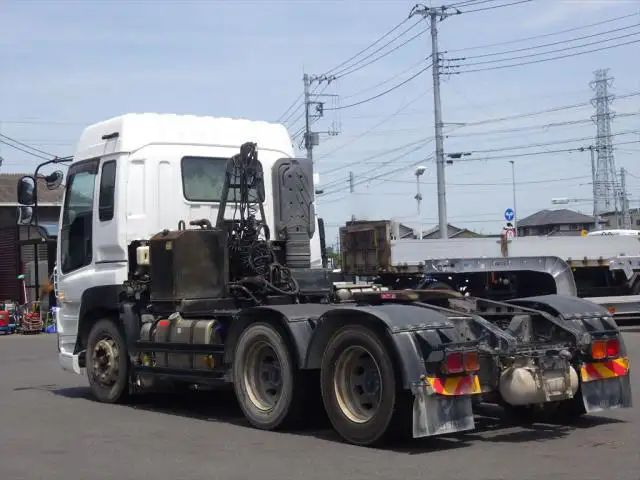 いすゞ ギガ 大型 トラクター ハイルーフ 2デフの中古トラック画像4
