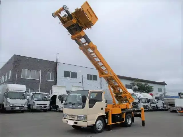 いすゞ エルフ 小型 高所・建柱車  KR-NKR81E3Nの中古トラック画像6
