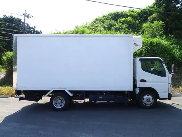 三菱 キャンター 小型 冷凍冷蔵 中温 パワーゲートの中古トラック画像2