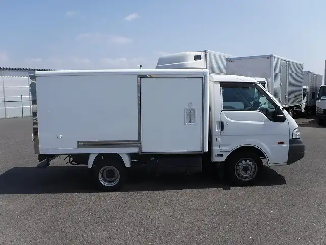 マツダ ボンゴ 小型 冷凍冷蔵 中温 サイドドアの中古トラック画像4