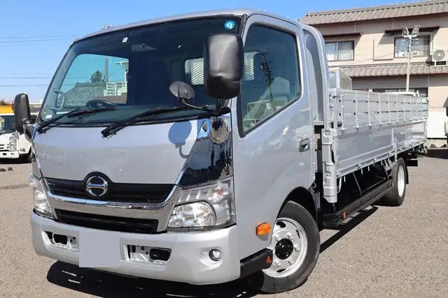 日野 デュトロ 小型 平ボディ 床鉄板 TKG-XZU722Mの中古トラック画像1