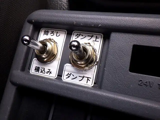 いすゞ フォワード 中型/増トン アームロール ツインホイスト TKG-FRR90S2の中古トラック画像12
