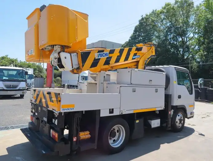 いすゞ エルフ 小型 高所・建柱車 高所作業車 電工仕様の中古トラック画像2