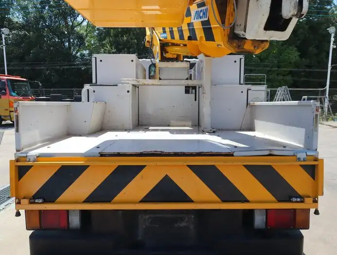 いすゞ エルフ 小型 高所・建柱車 高所作業車 電工仕様の中古トラック画像4