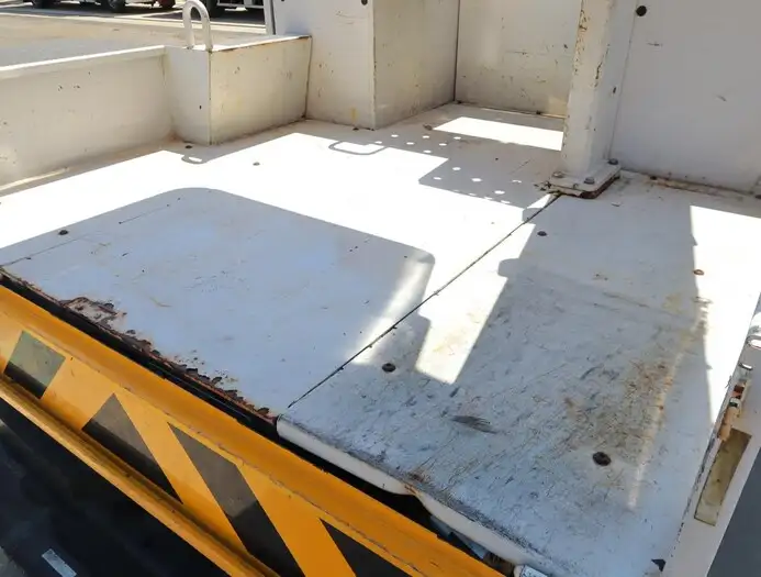 いすゞ エルフ 小型 高所・建柱車 高所作業車 電工仕様の中古トラック画像5