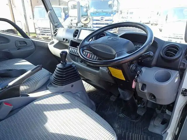トヨタ ダイナ 小型 平ボディ TKG-XZU685 H28の中古トラック画像6