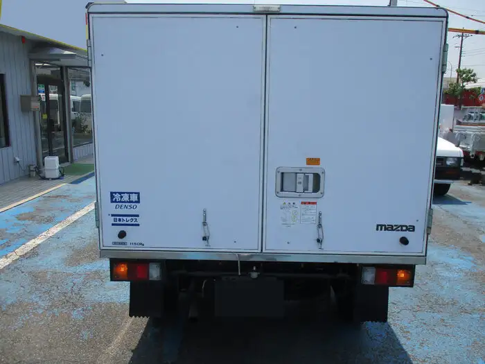 マツダ ボンゴ 小型 冷凍冷蔵 低温 床ステンの中古トラック画像3