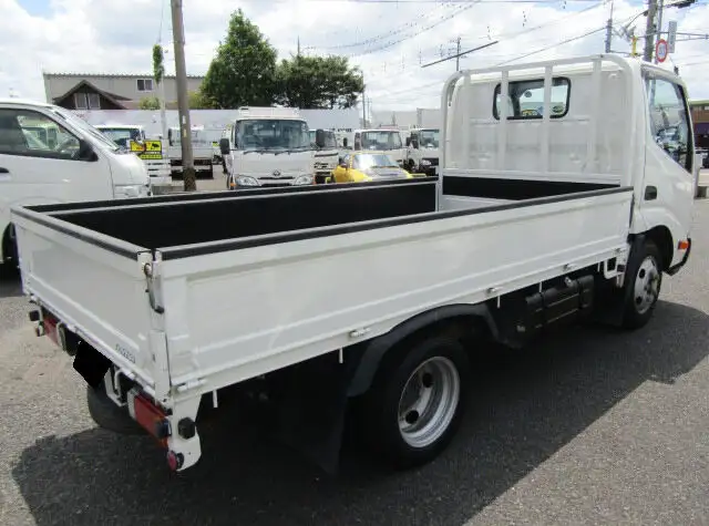 トヨタ ダイナ 小型 平ボディ XZC605 H30の中古トラック画像2