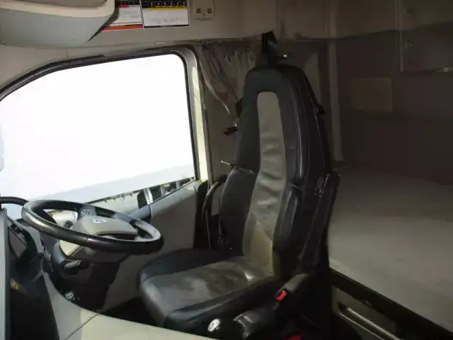 ボルボ トラック 大型 トラクター ハイルーフ 1デフの中古トラック画像8