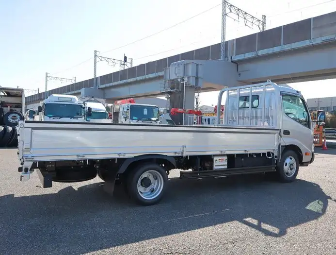 トヨタ ダイナ 小型 平ボディ 2PG-XZU655 R4の中古トラック画像3