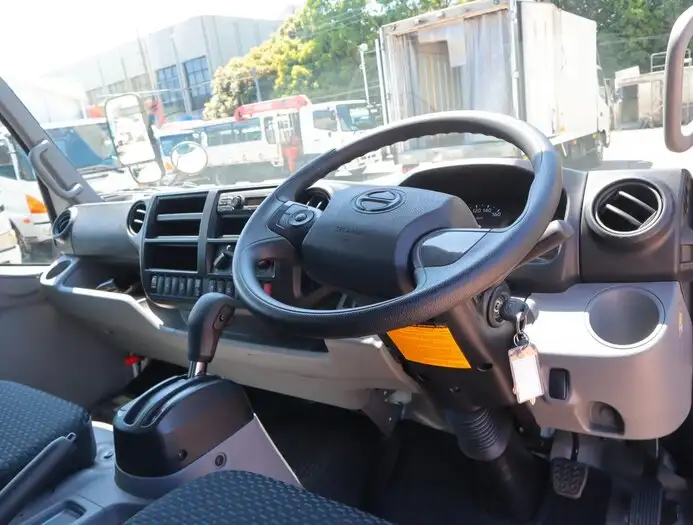 日野 デュトロ 小型 平ボディ 2RG-XZC710M R2の中古トラック画像11
