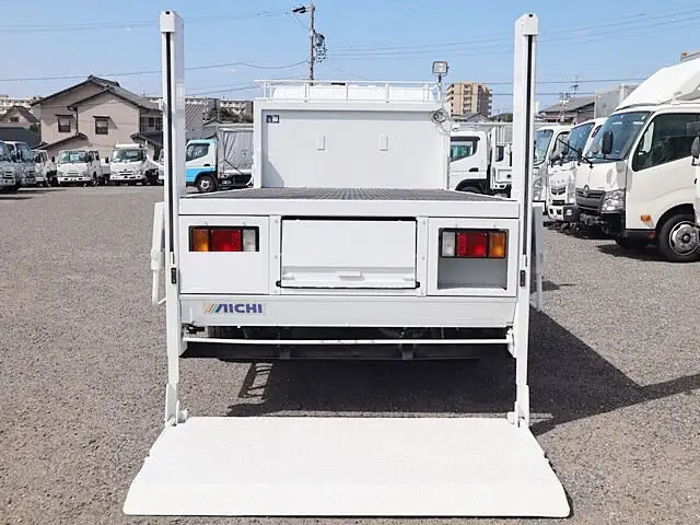 いすゞ エルフ 小型 平ボディ パワーゲート 床鉄板の中古トラック画像6
