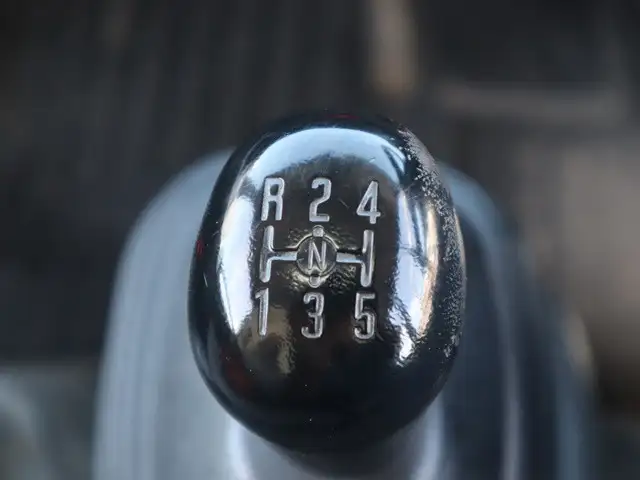 いすゞ エルフ 小型 平ボディ パワーゲート 床鉄板の中古トラック画像15