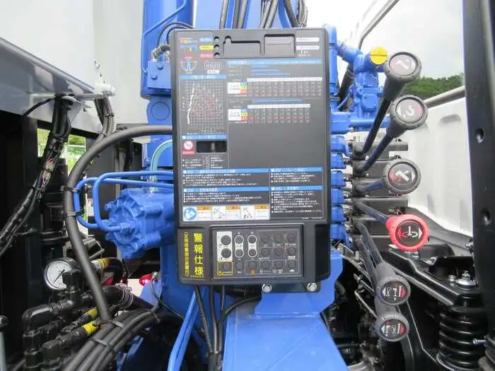三菱 ファイター 中型/増トン 車両重機運搬 4段クレーン ラジコンの中古トラック画像9