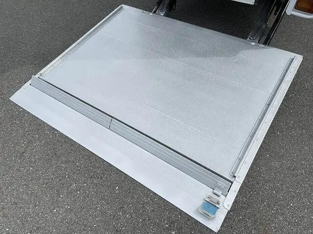 トヨタ ダイナ 小型 アルミバン パワーゲート サイドドアの中古トラック画像9