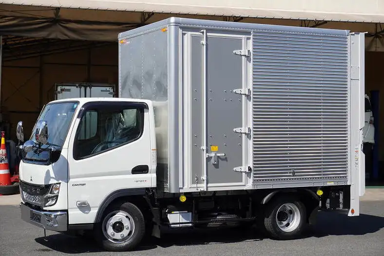 三菱 キャンター 小型 アルミバン パワーゲート サイドドア の中古トラック【車両No.150591】