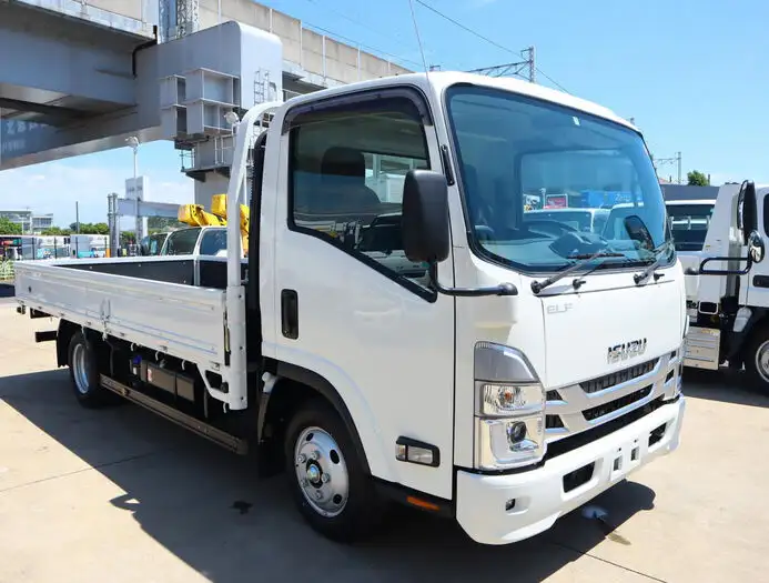 いすゞ エルフ 小型 平ボディ 2RG-NNR88AR R4の中古トラック画像2