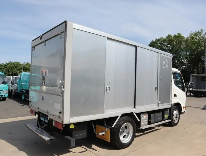 日野 デュトロ 小型 アルミバン ボトルカー サイドドアの中古トラック画像2