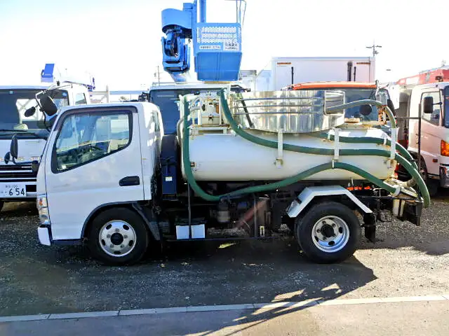 三菱 キャンター 小型 タンク車 バキューム PDG-FE73Dの中古トラック画像4