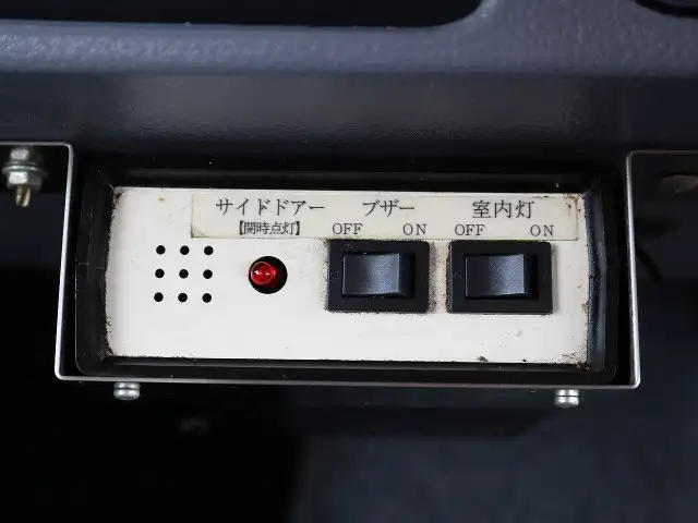 三菱 キャンター 小型 アルミバン ボトルカー サイドドアの中古トラック画像11