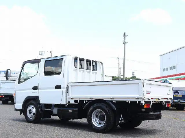 三菱 キャンター 小型 平ボディ Wキャブ 床鉄板の中古トラック画像4