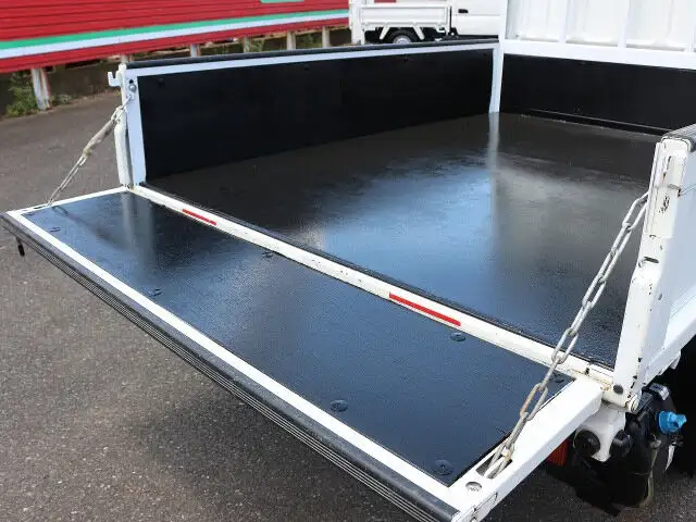三菱 キャンター 小型 平ボディ Wキャブ 床鉄板の中古トラック画像9