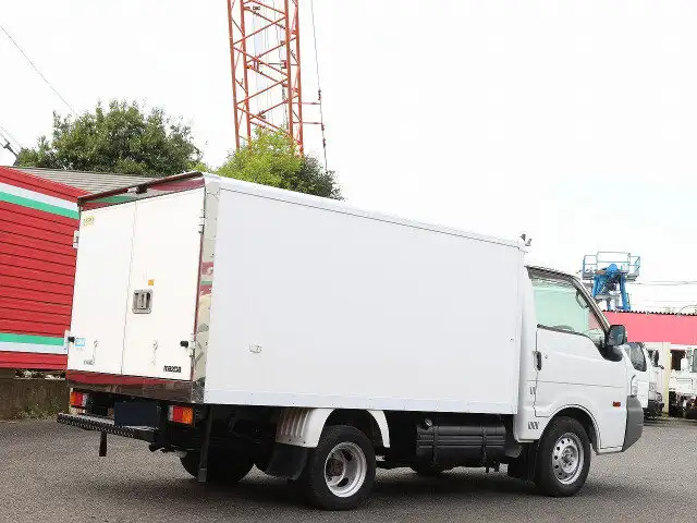 マツダ ボンゴ 小型 冷凍冷蔵 低温 サイドドアの中古トラック画像4