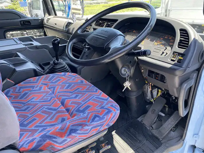 いすゞ ギガ 大型 タンク車 バキューム KL-CVR23H4の中古トラック画像10