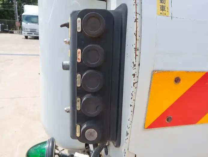 三菱 ファイター 中型/増トン パッカー車 巻き込み式 回転ダンプ式の中古トラック画像4