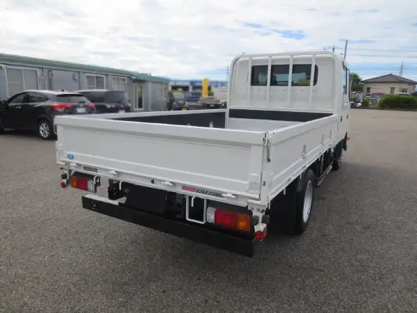 日野 デュトロ 小型 平ボディ Wキャブ 2RG-XZU710Mの中古トラック画像4