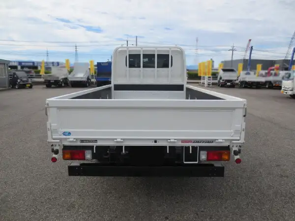 日野 デュトロ 小型 平ボディ Wキャブ 2RG-XZU710Mの中古トラック画像6