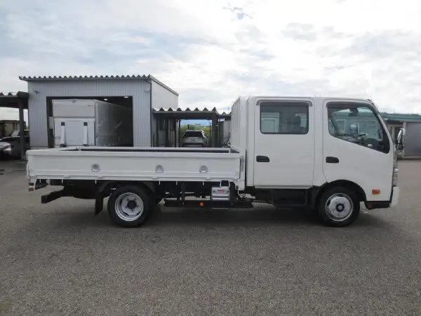 日野 デュトロ 小型 平ボディ Wキャブ 2RG-XZU710Mの中古トラック画像7