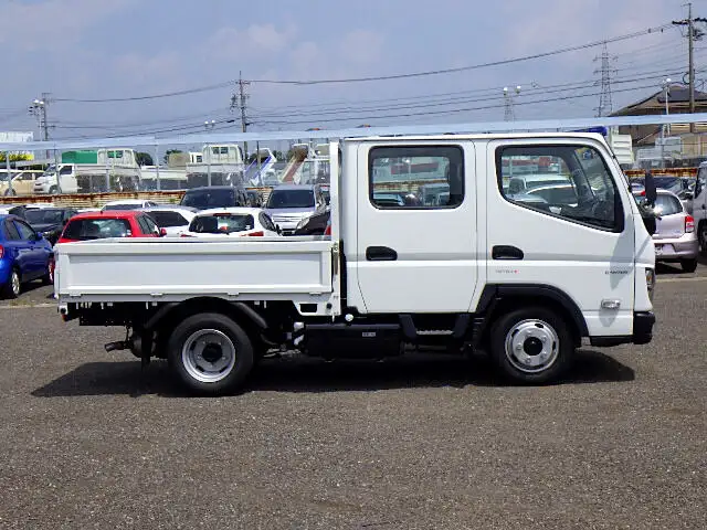三菱 キャンター 小型 平ボディ Wキャブ 2RG-FBA20の中古トラック画像2