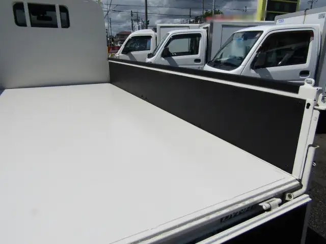 トヨタ ダイナ 小型 平ボディ 床鉄板 2RG-XZC605の中古トラック画像8