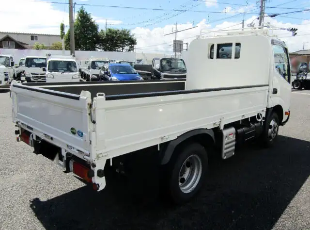 トヨタ ダイナ 小型 平ボディ 床鉄板 2RG-XZC605の中古トラック画像2